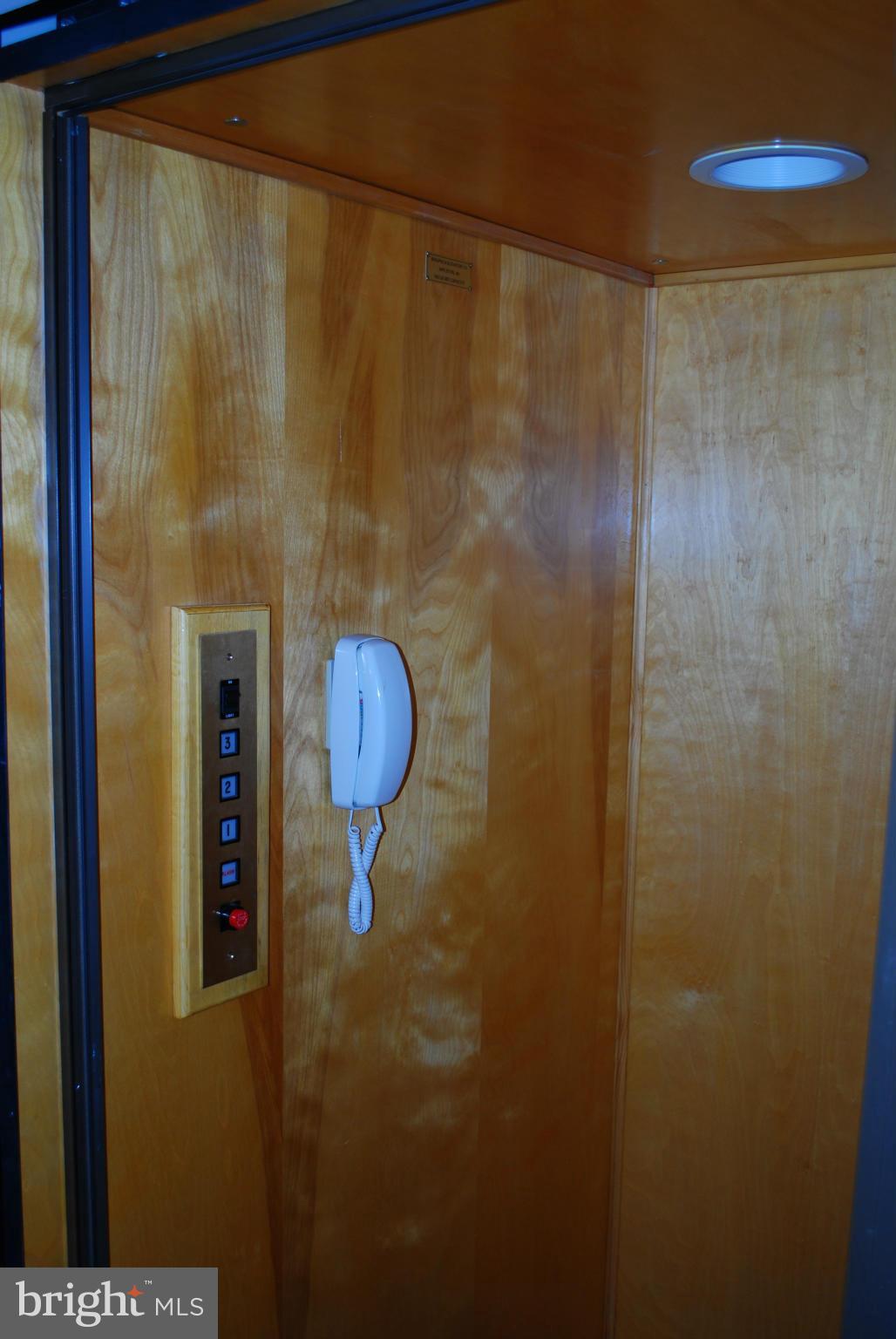 306 Riverside Road Edgewater, MD 21037 - Photo 6 of 30 Elevator