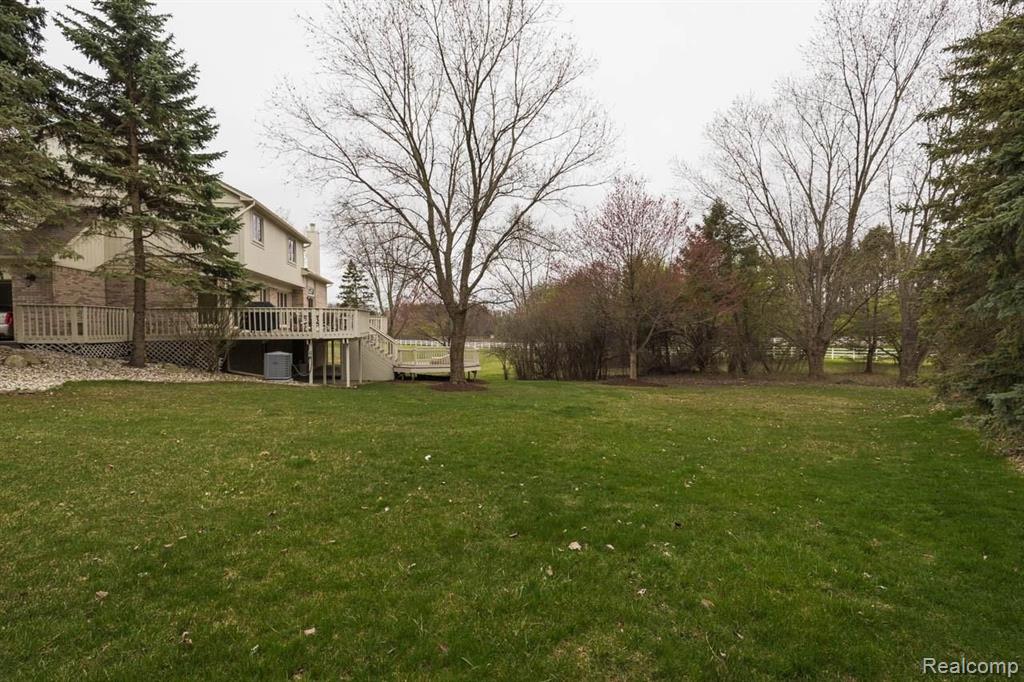 37291 Chesapeake Road Farmington Hills, MI 48335 - Photo 43 of 45