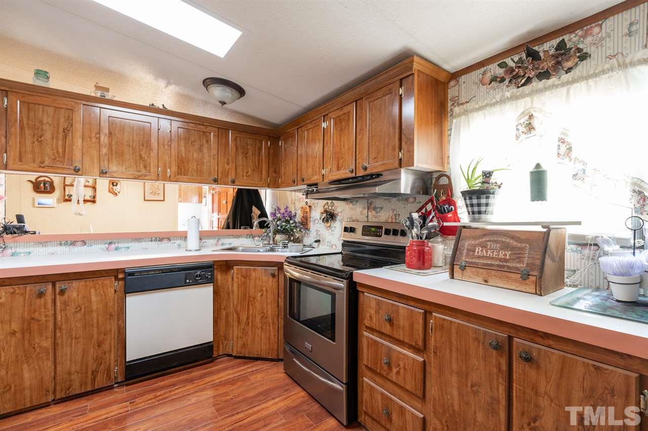 9124 Pippin Road Zebulon, NC 27597 - Photo 6 of 30 Gallery Image 6