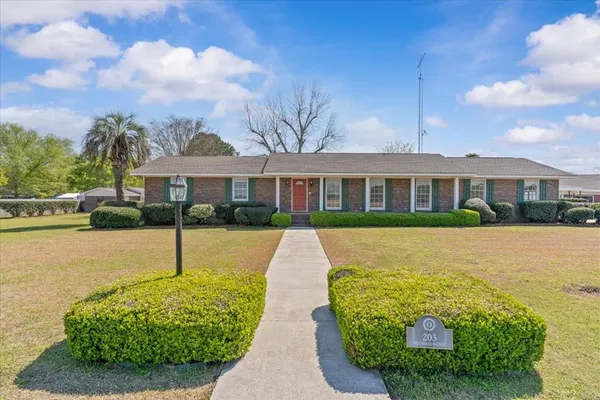 $272,000 | 203 Dogwood Avenue, Columbia, AL 36319