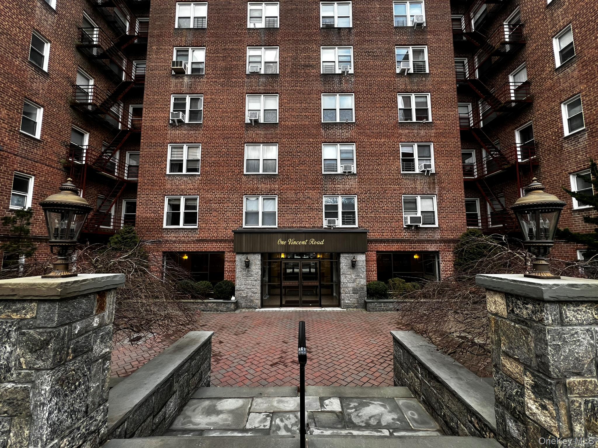 1 Vincent Road, Unit 3K Bronxville, NY 10708 - Photo 2 of 38 Well-maintained building in a convenient and desirable location
