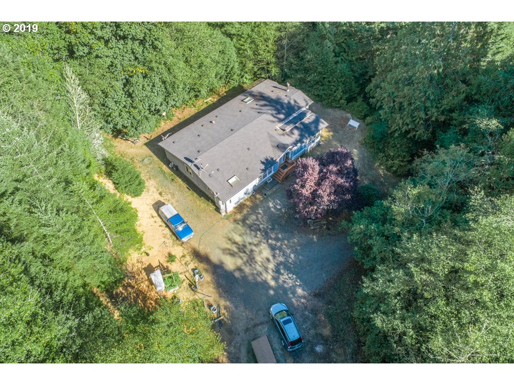 63452 Daniels Creek Road Coos Bay, OR 97420 - Photo 3 of 32
