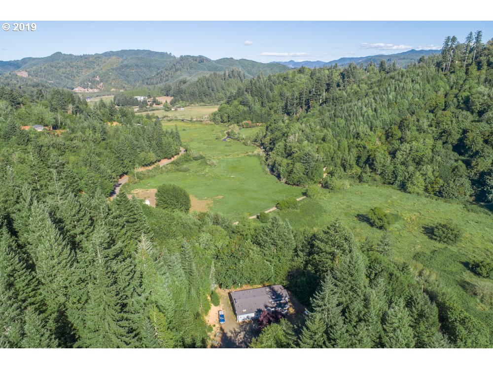 63452 Daniels Creek Road Coos Bay, OR 97420 - Photo 4 of 32