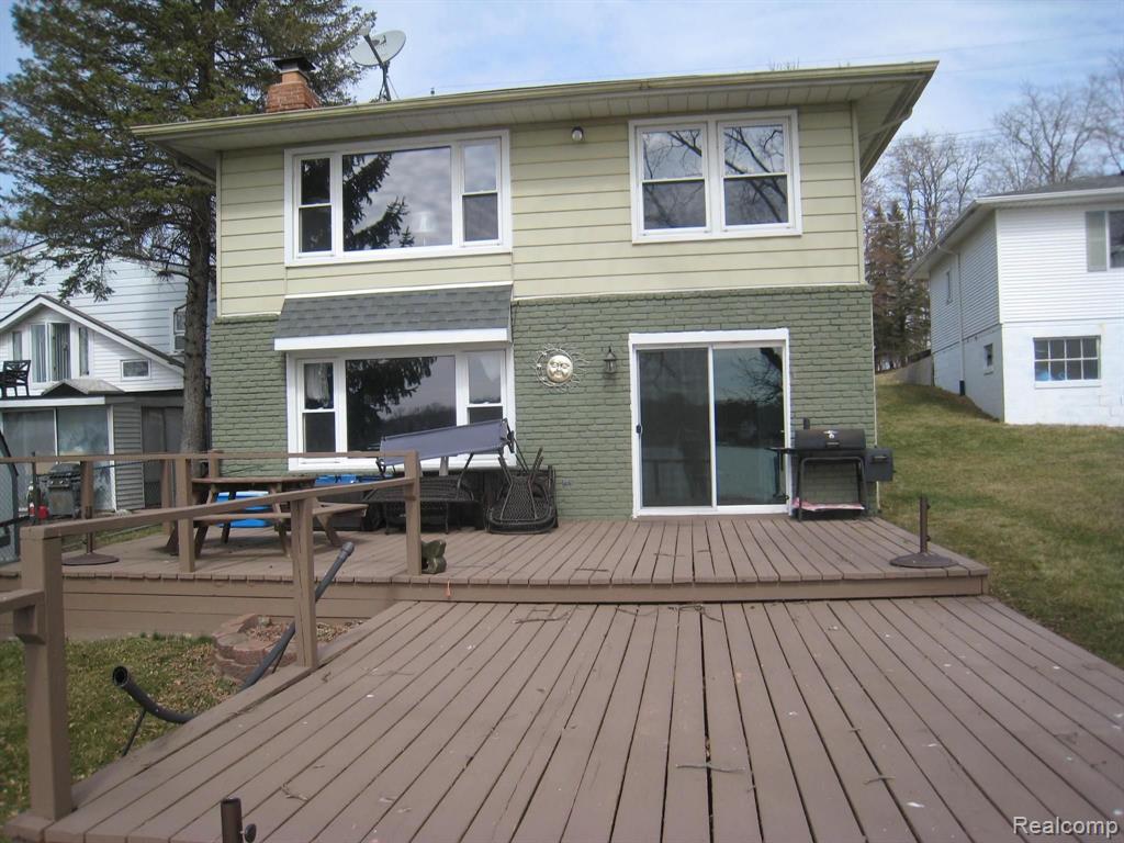3344 Rush Lake Road Pinckney, MI 48169 - Photo 2 of 32