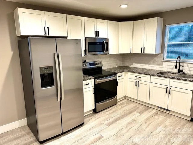 $1,720 | 110 Carpenter Street, Lincolnton, NC 28092