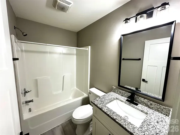 $1,650 | 110 Carpenter Street, Lincolnton, NC 28092