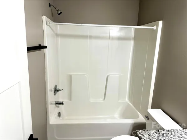 $1,665 | 110 Carpenter Street, Lincolnton, NC 28092