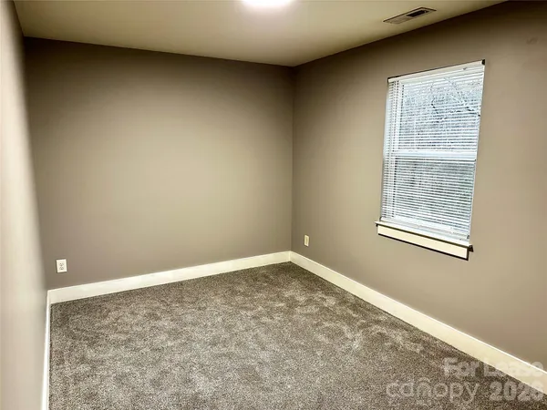 $1,665 | 110 Carpenter Street, Lincolnton, NC 28092