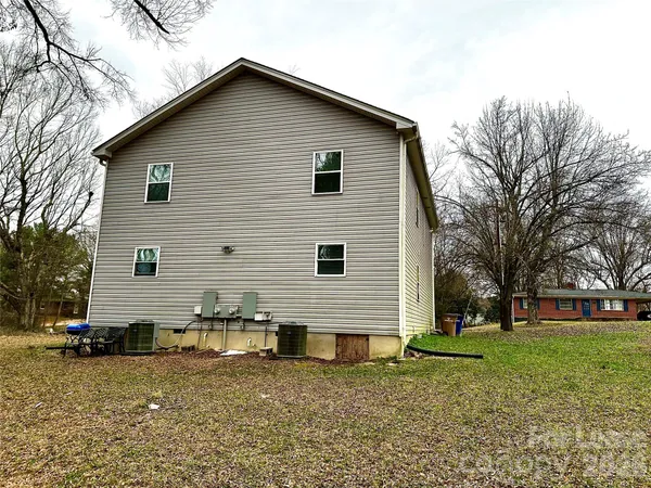 $1,650 | 110 Carpenter Street, Lincolnton, NC 28092