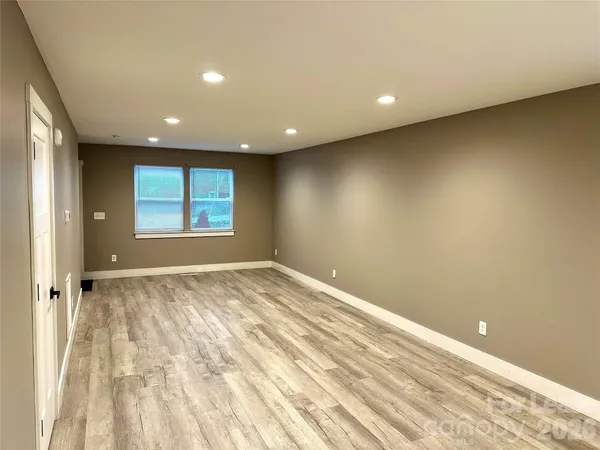 $1,665 | 110 Carpenter Street, Lincolnton, NC 28092