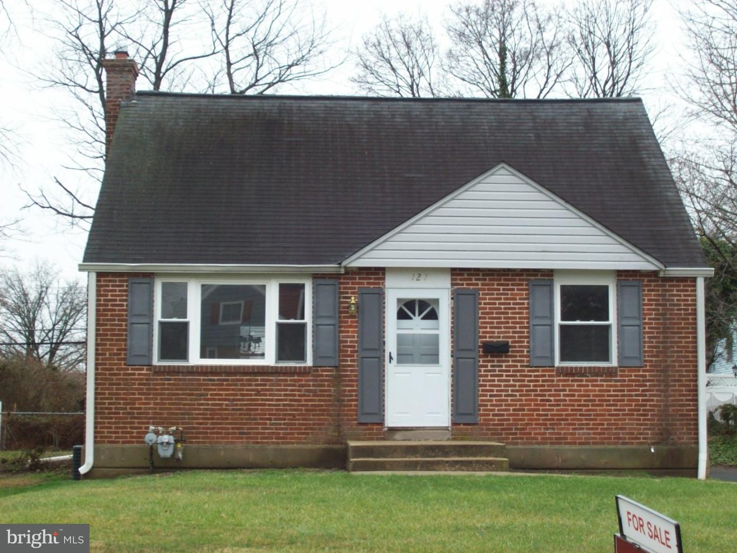 127 Spring Lane Hatboro, PA 19040 - Photo 2 of 9 Gallery Image 2
