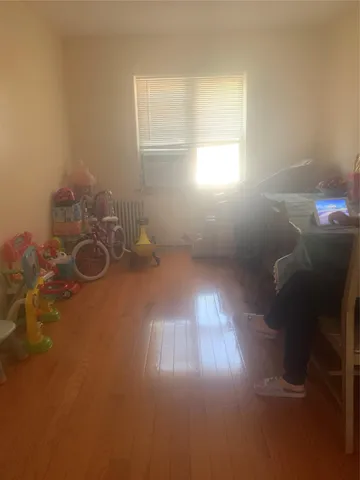 a view of empty room with window