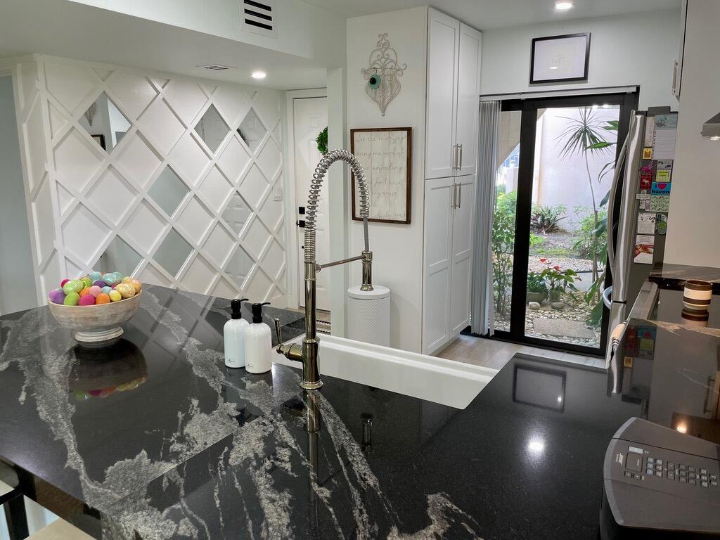 350 Club Circle, Unit 107 Boca Raton, FL 33487 - Photo 7 of 21 UNADJUSTEDNONRAW_thumb_823