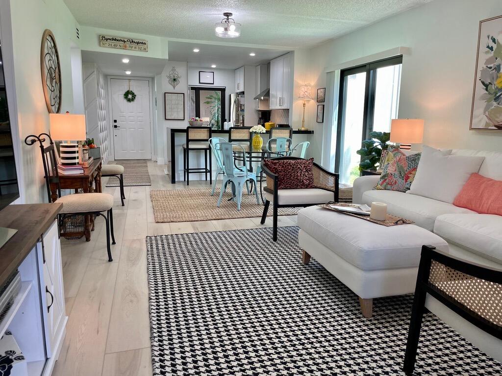 350 Club Circle, Unit 107 Boca Raton, FL 33487 - Photo 9 of 21 UNADJUSTEDNONRAW_thumb_826