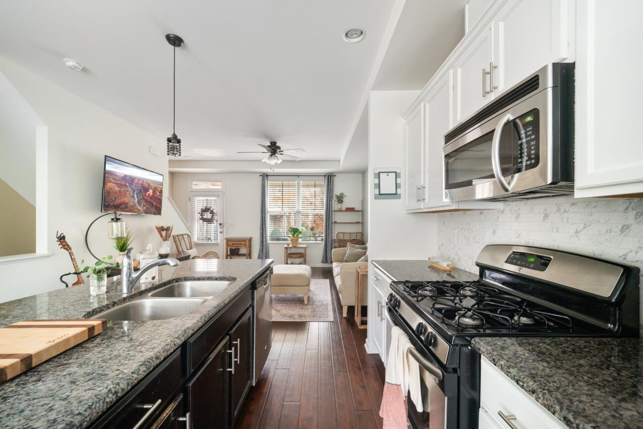 1617 Crafton Way Raleigh, NC 27607 - Photo 12 of 31 Photo 12
