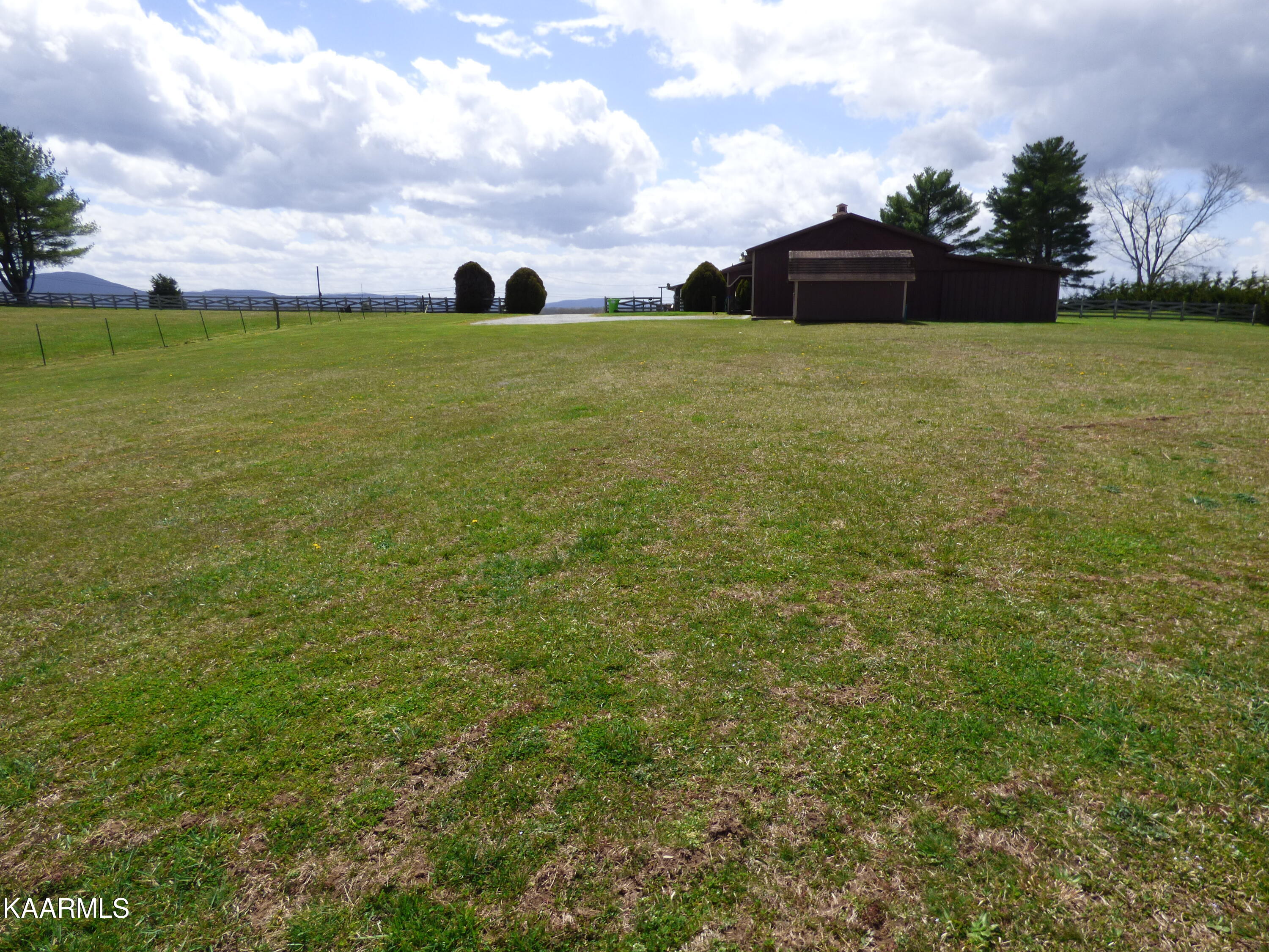 875 Hillendale Road Crossville, TN 38572 - Photo 39 of 40 P1050858