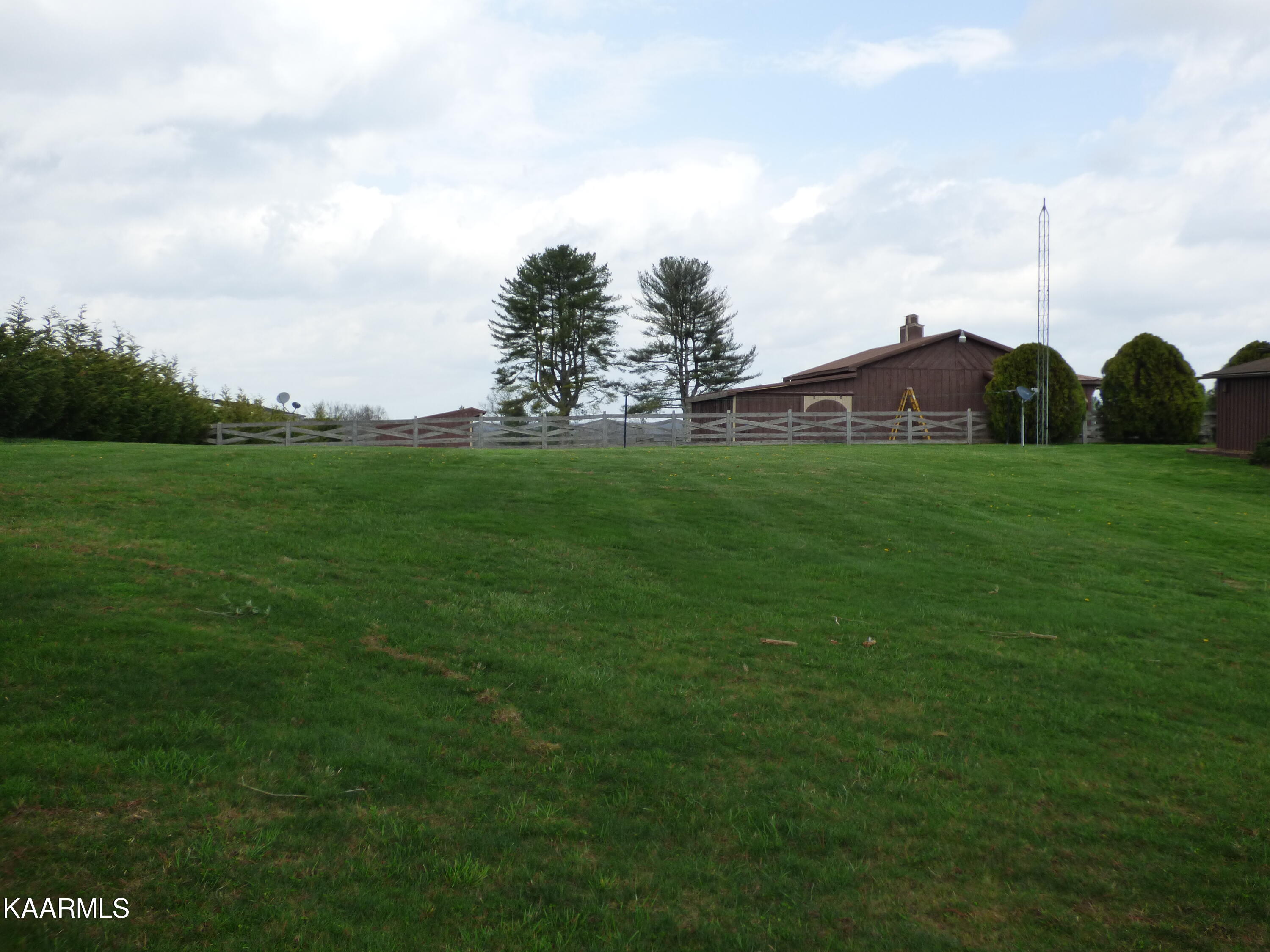 875 Hillendale Road Crossville, TN 38572 - Photo 40 of 40 P1050847