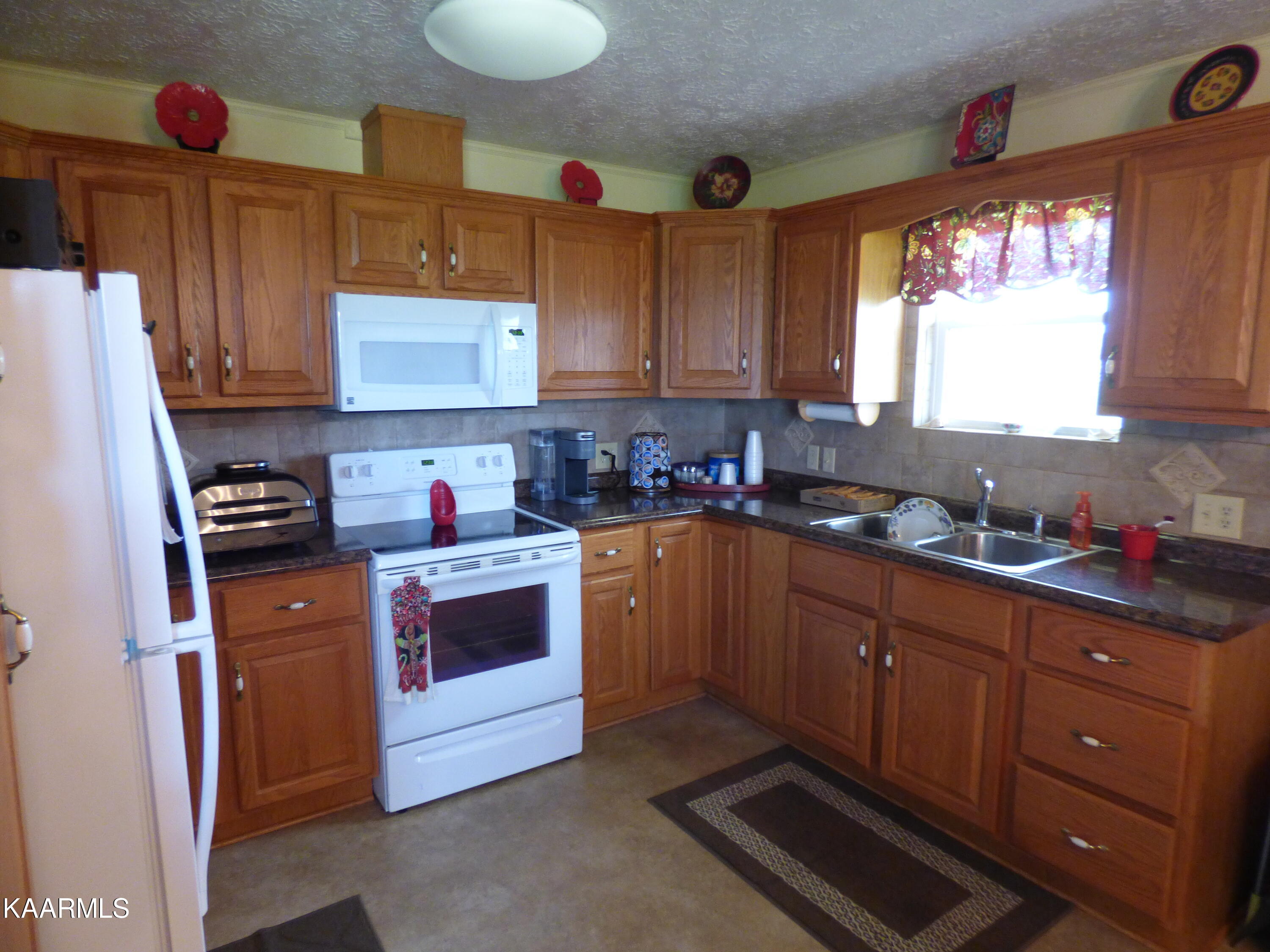 875 Hillendale Road Crossville, TN 38572 - Photo 7 of 40 P1050863