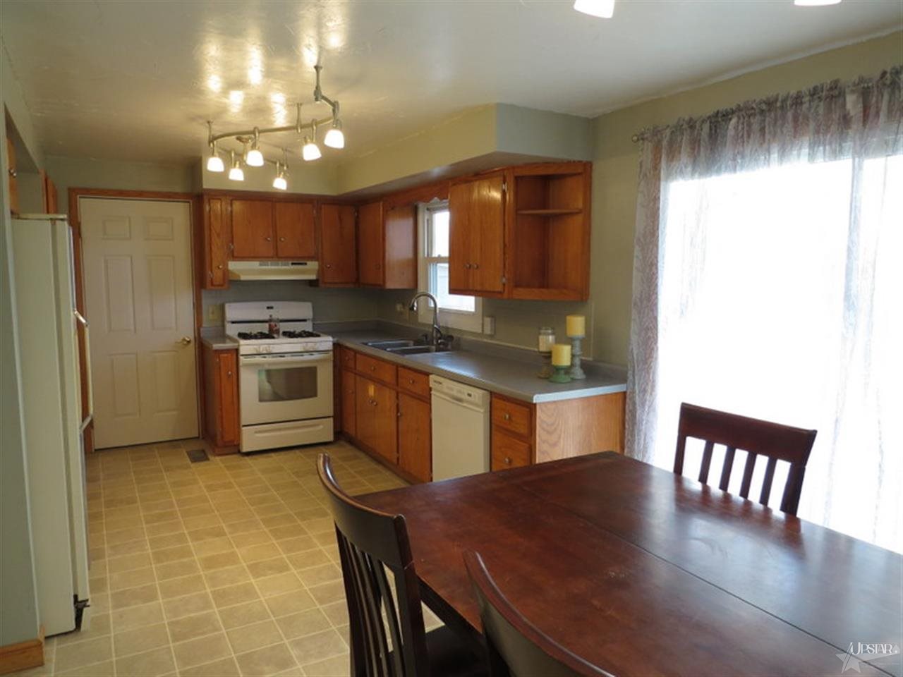 115 Ridgeview Place Bluffton, IN 46714 - Photo 5 of 28 Gallery Image 5