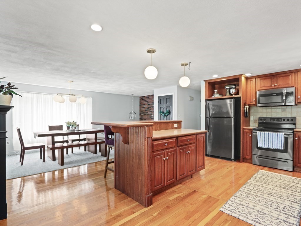 55 Evergreen Road Attleboro, MA 02703 - Photo 5 of 33 Gallery Image 5
