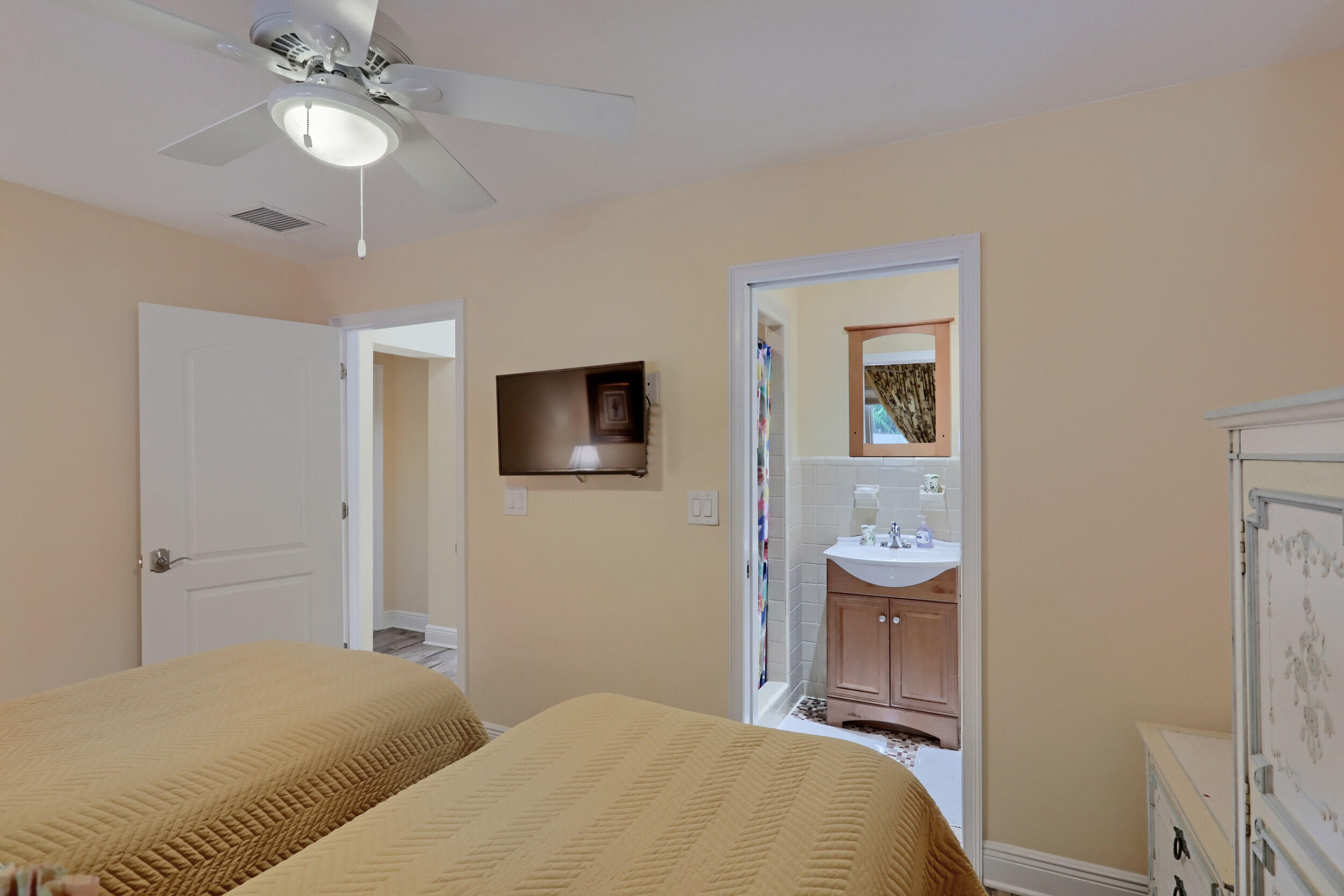 1118 Surf Road Riviera Beach, FL 33404 - Photo 24 of 44 26_320a8554-hdr(7)