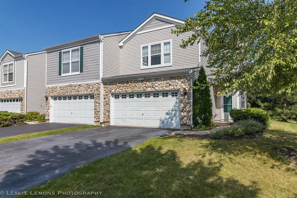 $2,650 | 4137 Blackstone Drive, Unit 4137, Aurora, IL 60504