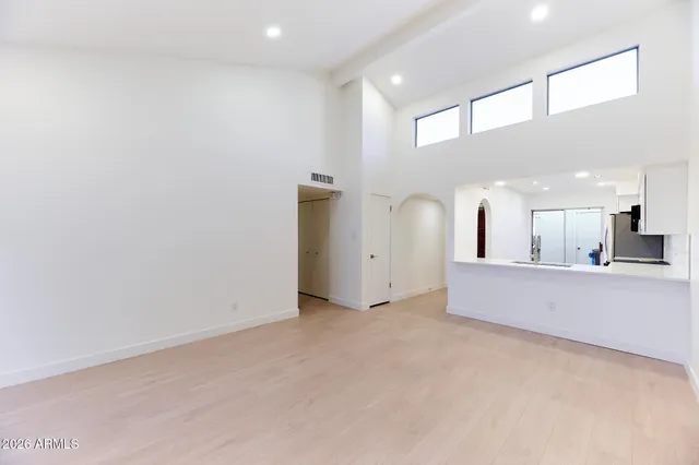 a view of a big room with closet