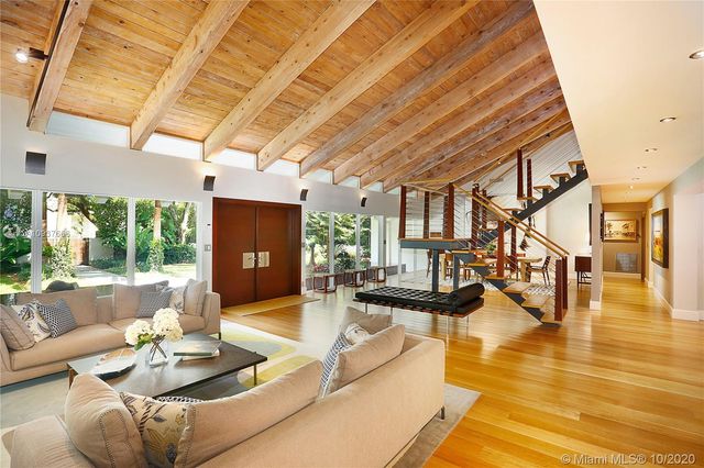 $4,170,000 | 5520 Oakwood Lane, Coral Gables, FL 33156