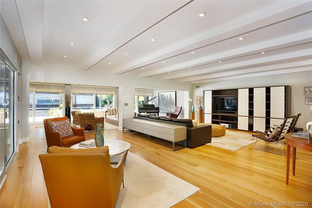 $4,170,000 | 5520 Oakwood Lane, Coral Gables, FL 33156