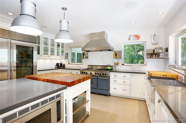 $4,170,000 | 5520 Oakwood Lane, Coral Gables, FL 33156