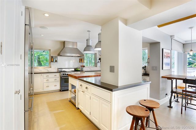 $4,170,000 | 5520 Oakwood Lane, Coral Gables, FL 33156