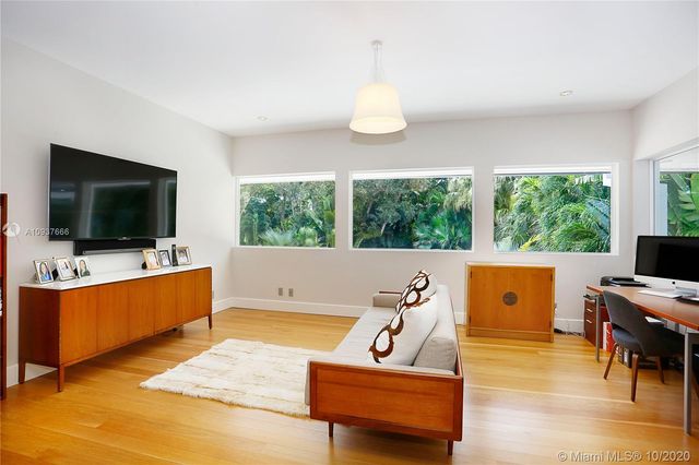 $4,170,000 | 5520 Oakwood Lane, Coral Gables, FL 33156