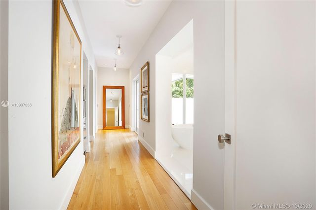 $4,170,000 | 5520 Oakwood Lane, Coral Gables, FL 33156