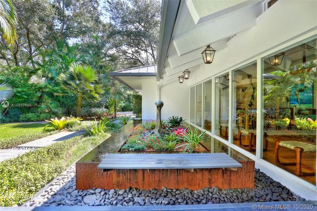 $4,170,000 | 5520 Oakwood Lane, Coral Gables, FL 33156