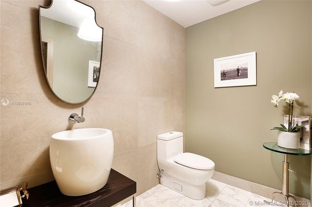 $4,170,000 | 5520 Oakwood Lane, Coral Gables, FL 33156