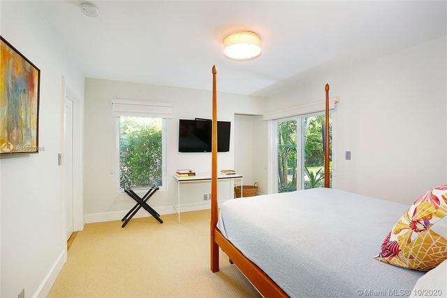 $4,170,000 | 5520 Oakwood Lane, Coral Gables, FL 33156