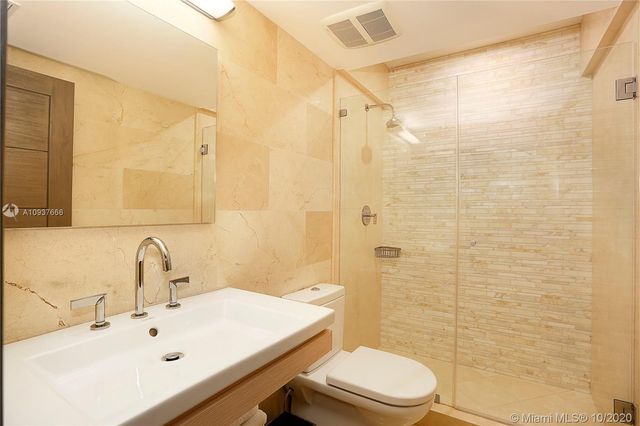 $4,170,000 | 5520 Oakwood Lane, Coral Gables, FL 33156