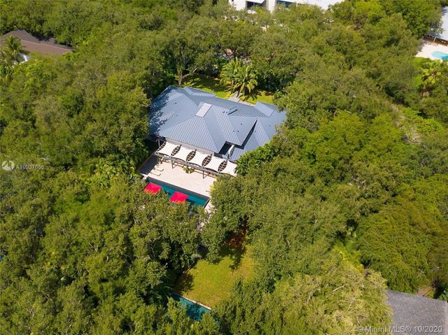$4,170,000 | 5520 Oakwood Lane, Coral Gables, FL 33156
