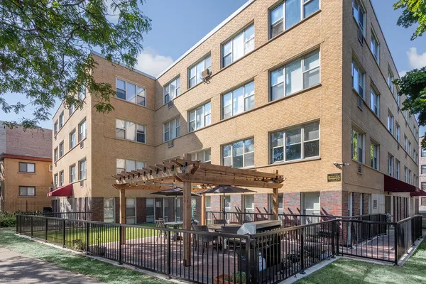 $2,729 | 1301 West Estes Avenue, Unit 3E, Chicago, IL 60626