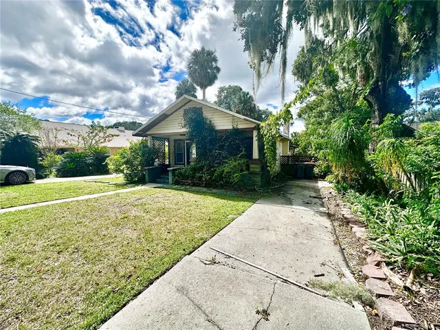 $1,799 | 315 South Clayton Street, Mount Dora, FL 32757