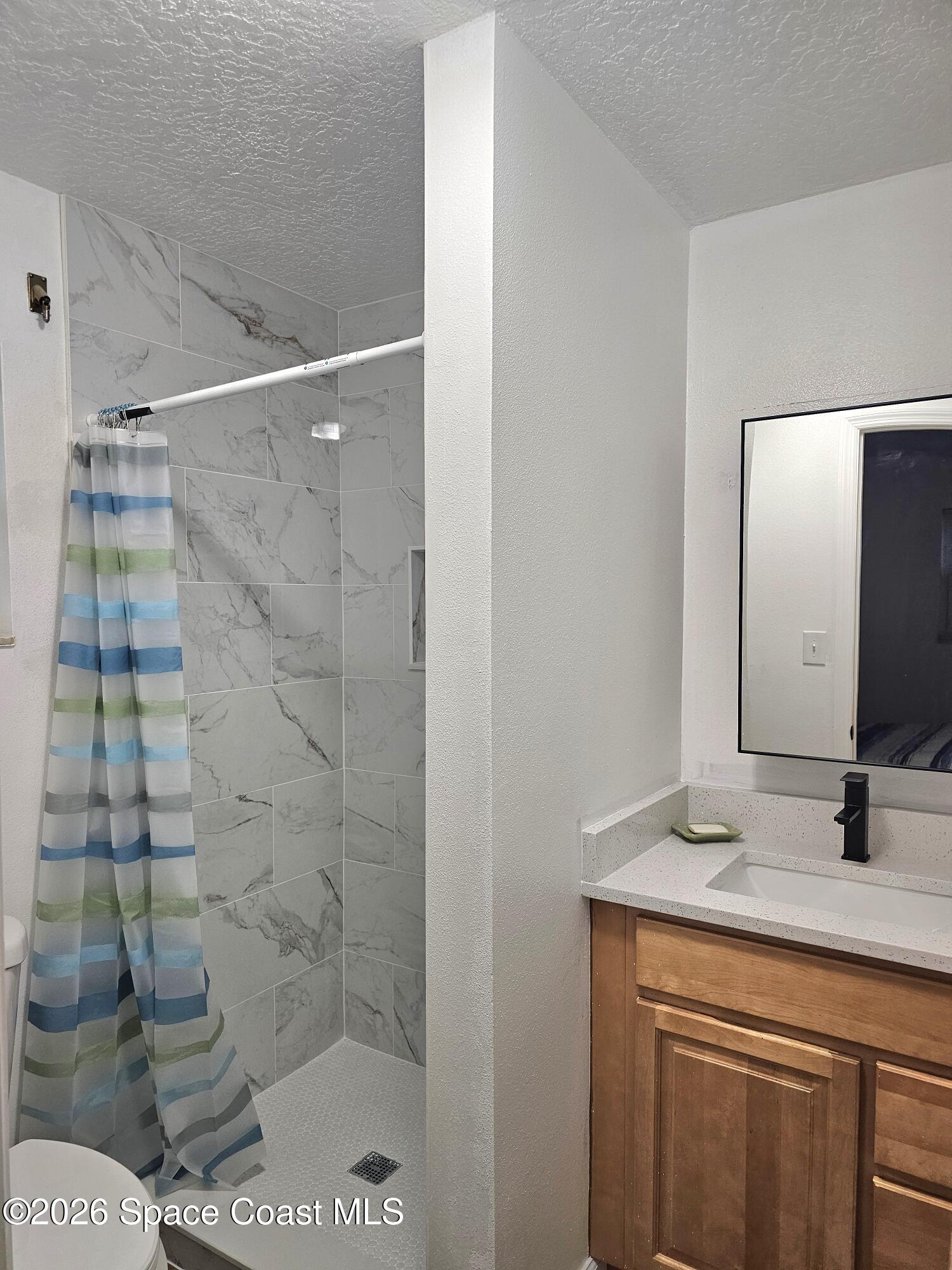 418 Count Street Melbourne, FL 32901 - Photo 12 of 17 Bathroom 1