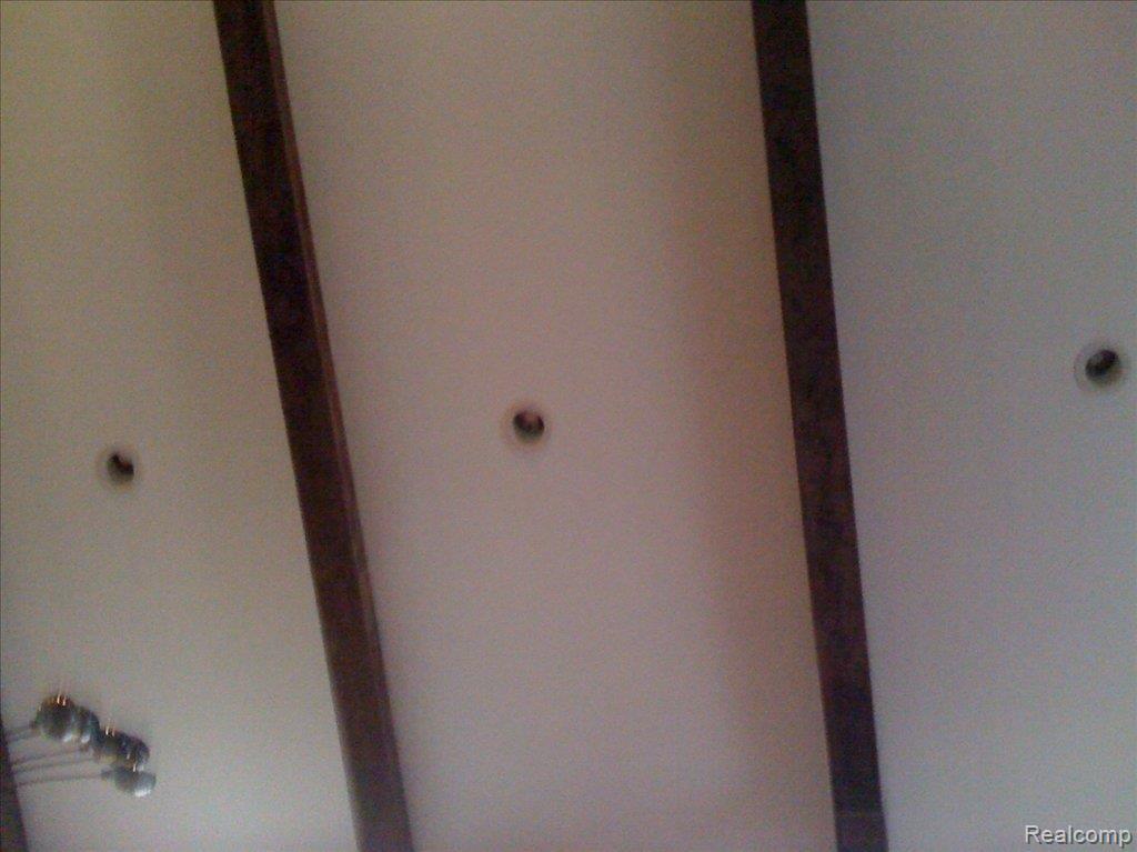 647 South Gulley Road Dearborn, MI 48124 - Photo 10 of 12 IMG_0693