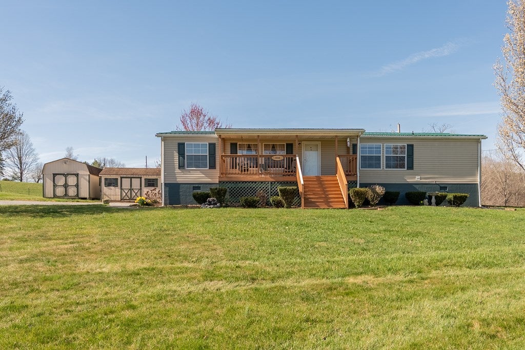 1235 Kimberlin Road Rural Retreat, VA 24368 - Photo 4 of 44 Gallery Image 4