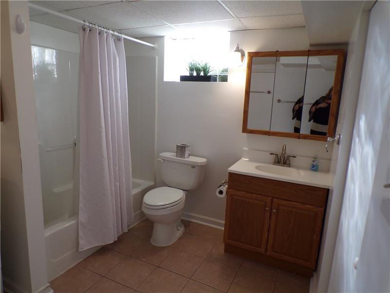 106 Castle Road Pittsburgh, PA 15234 - Photo 12 of 14 Gallery Image 12
