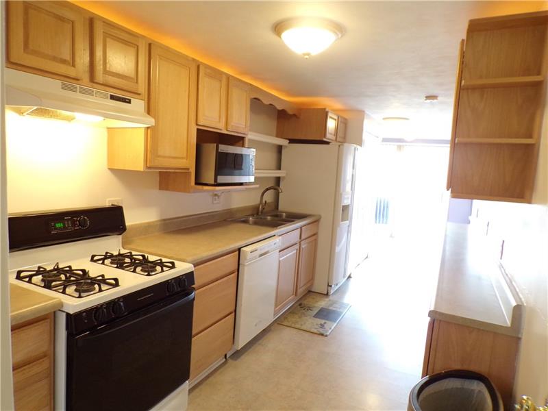 106 Castle Road Pittsburgh, PA 15234 - Photo 4 of 14 Gallery Image 4