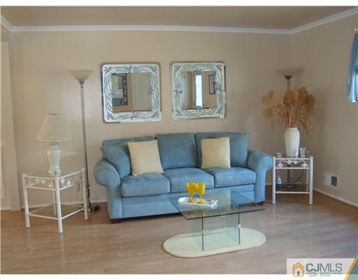 8 Finch Road Howell, NJ 07731 - Photo 3 of 12