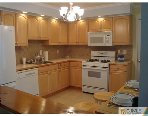 8 Finch Road Howell, NJ 07731 - Photo 5 of 12