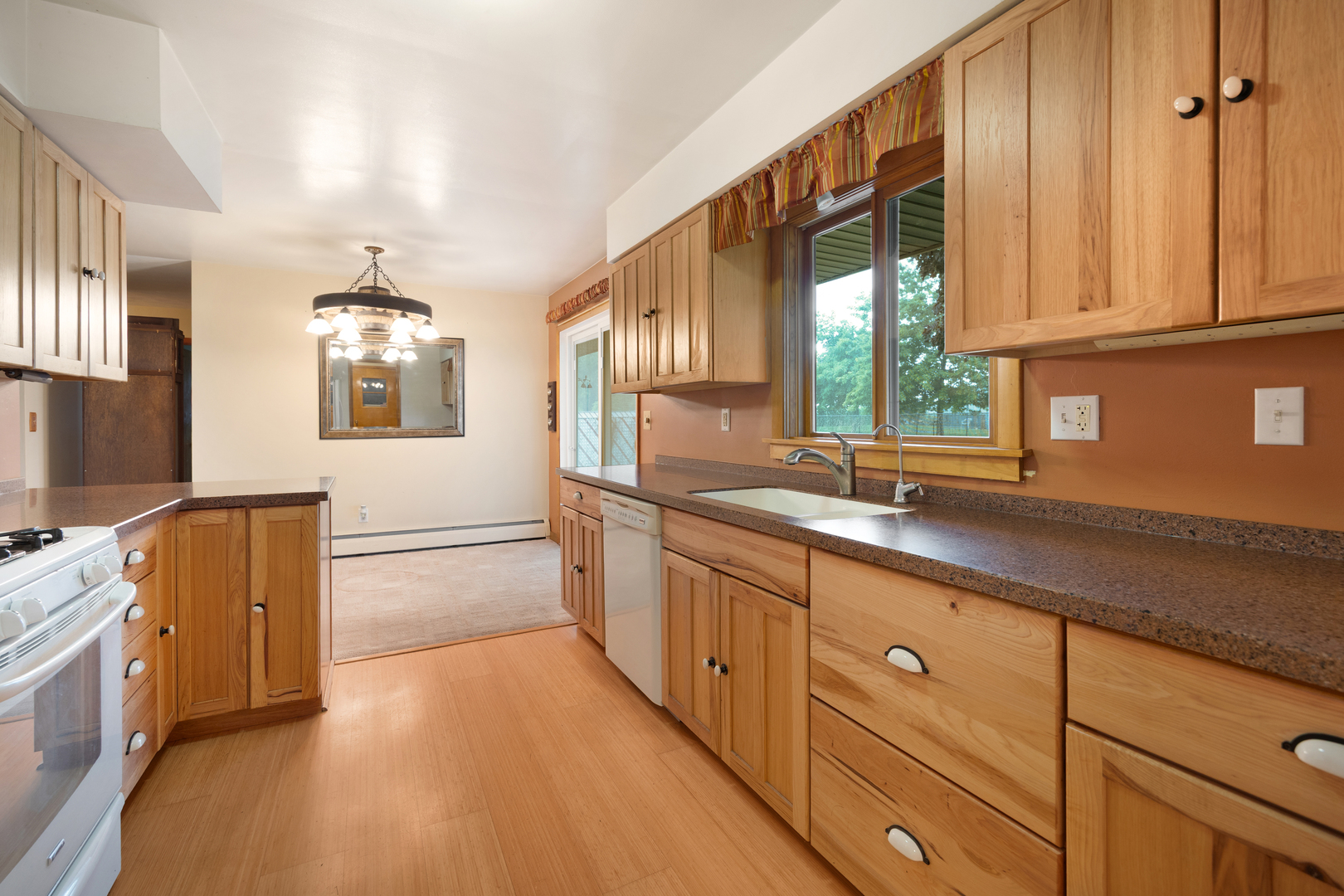32123 New Lebanon Road Hampshire, IL 60140 - Photo 9 of 33