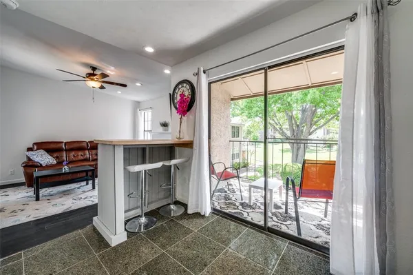 $1,100 | 4748 Old Bent Tree Lane, Unit 906, Dallas, TX 75287