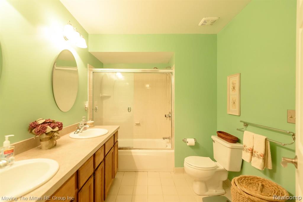 1267 Knightsbridge Road Canton, MI 48187 - Photo 29 of 49